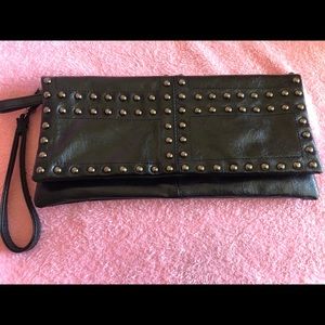 Wristlet Faux leather w/ gunmetal stud detail
